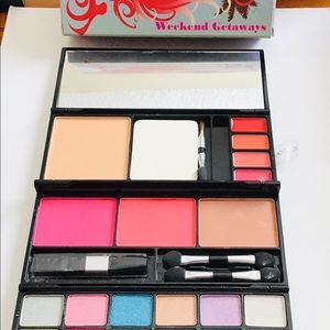 Kleancolor Weekend Getaways